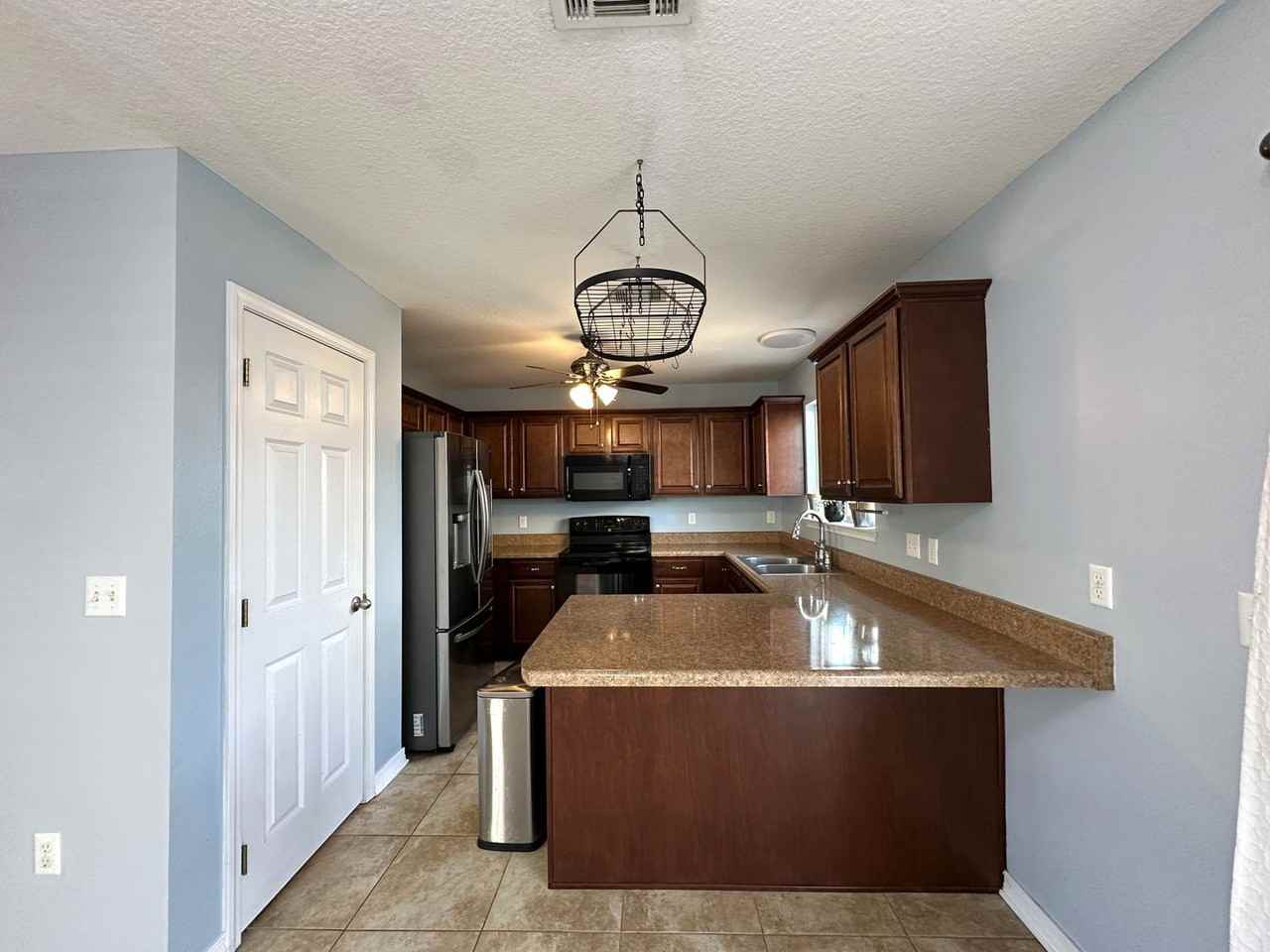 417 Eisenhower Dr - Photo 6 of 19
