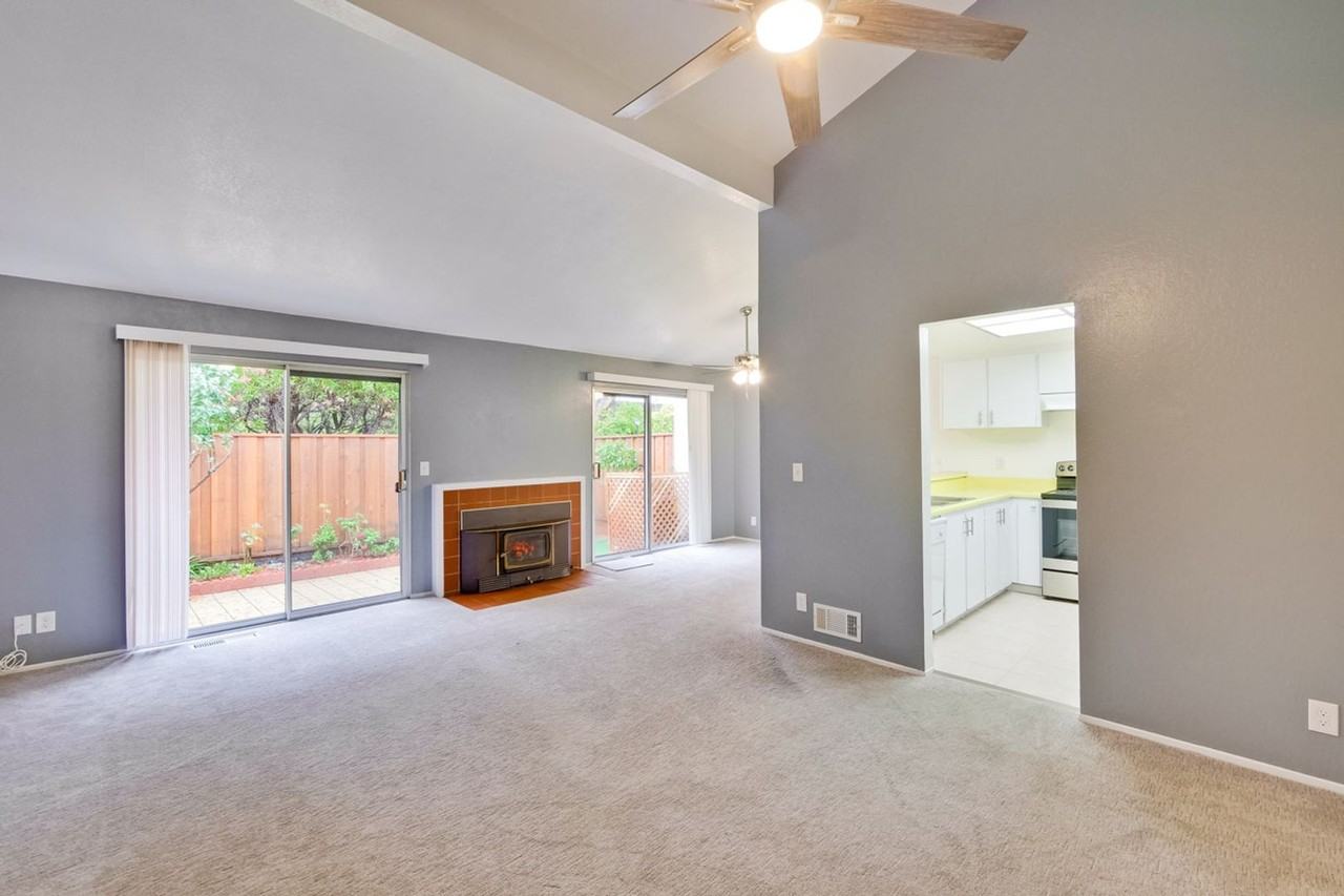 10834 Northview Sq - Photo 7 of 50