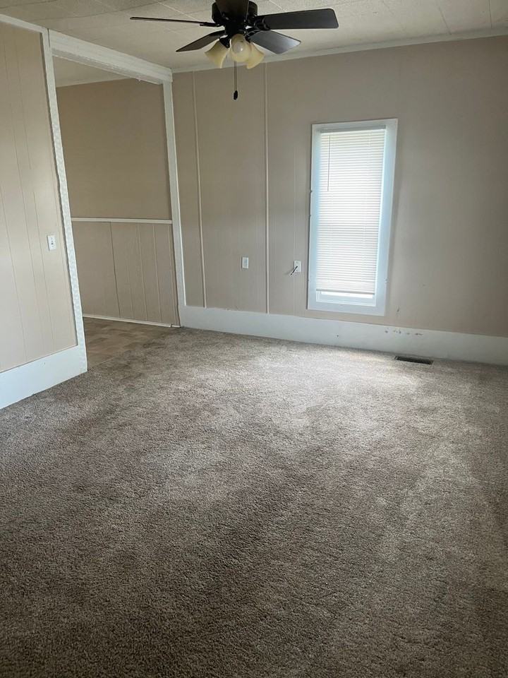 801 W 2nd St - Photo 5 of 10