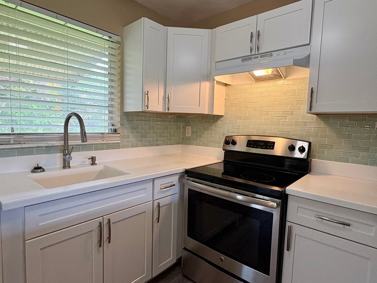 2473 Se Washington St N - Photo 3 of 13