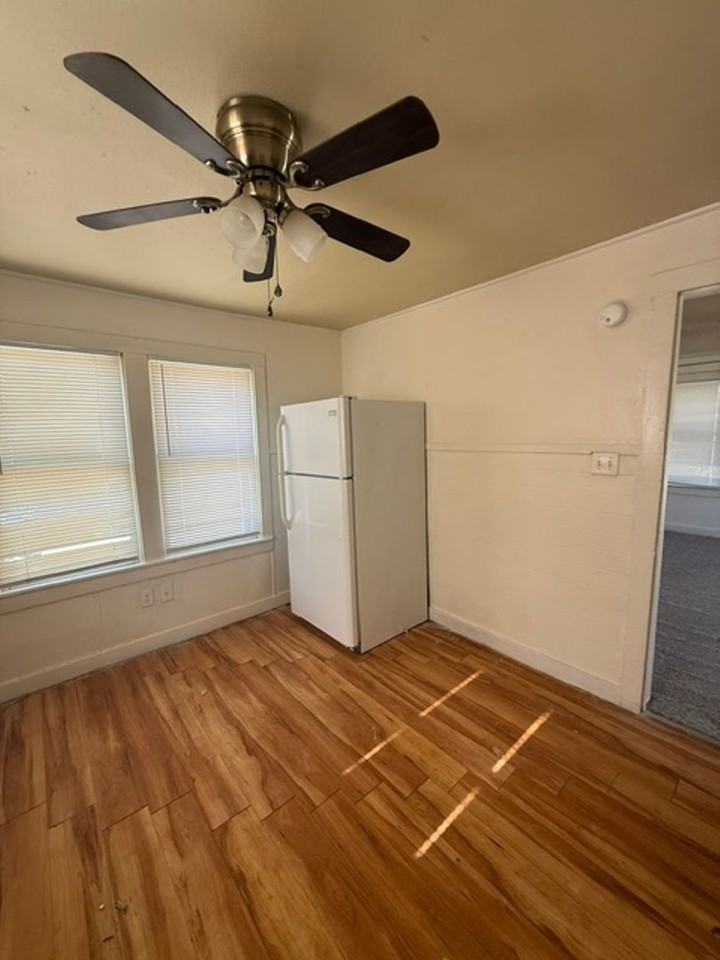 1630 1/2 S 11th St - Photo 4 of 12
