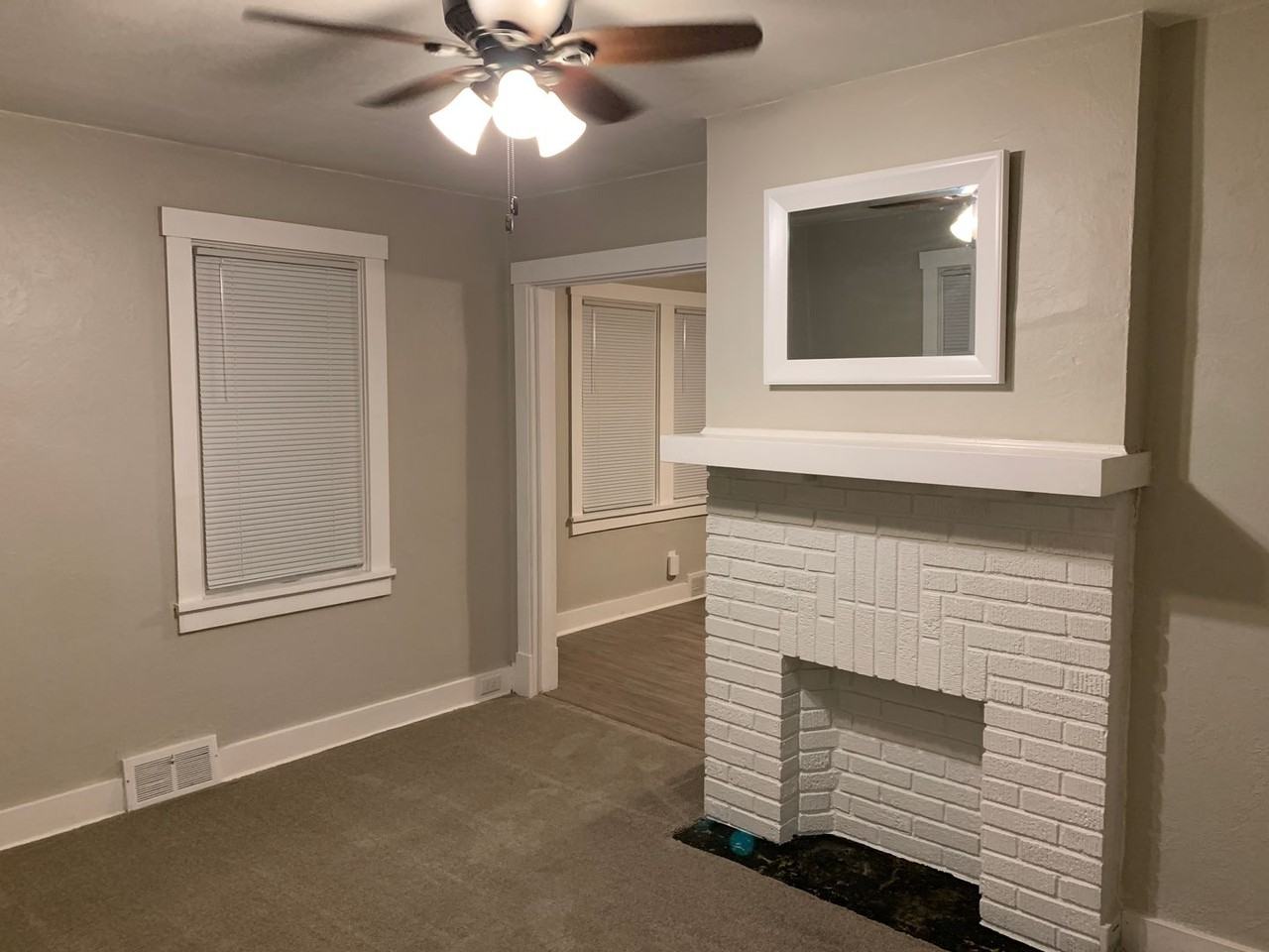 344 Clarence St - Photo 6 of 16