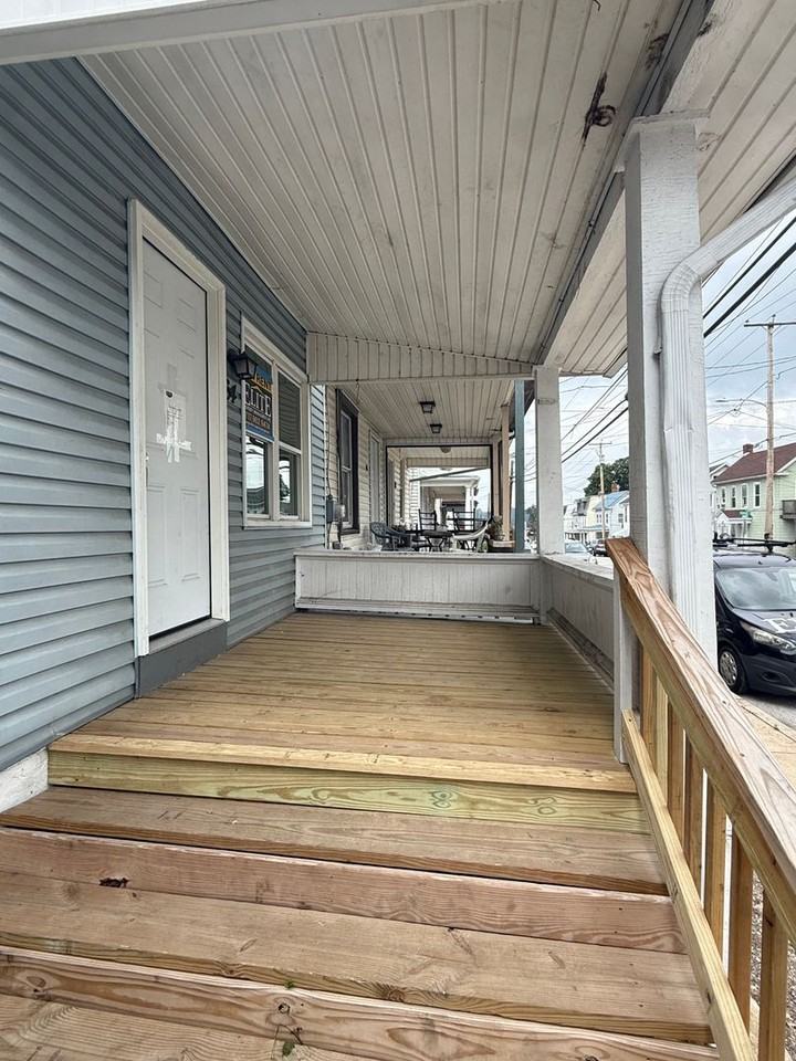 64 S Front St - Photo 3 of 32