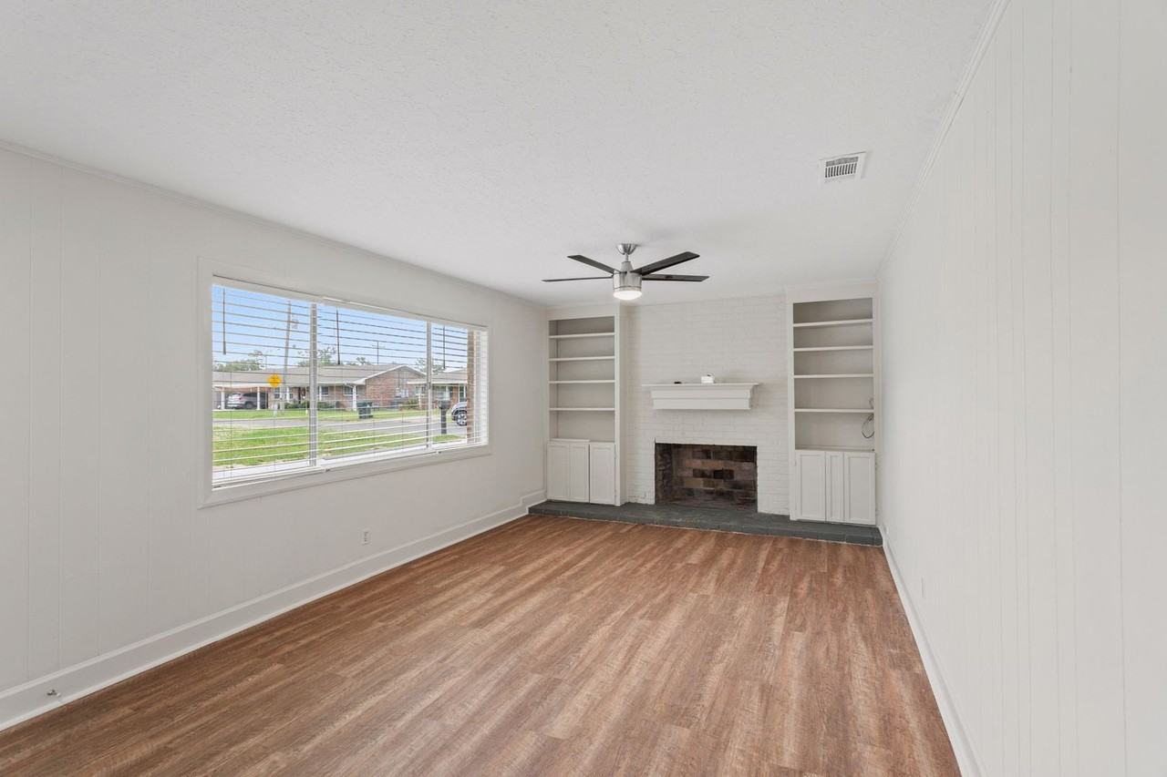 4842 Ponderosa St - Photo 2 of 10
