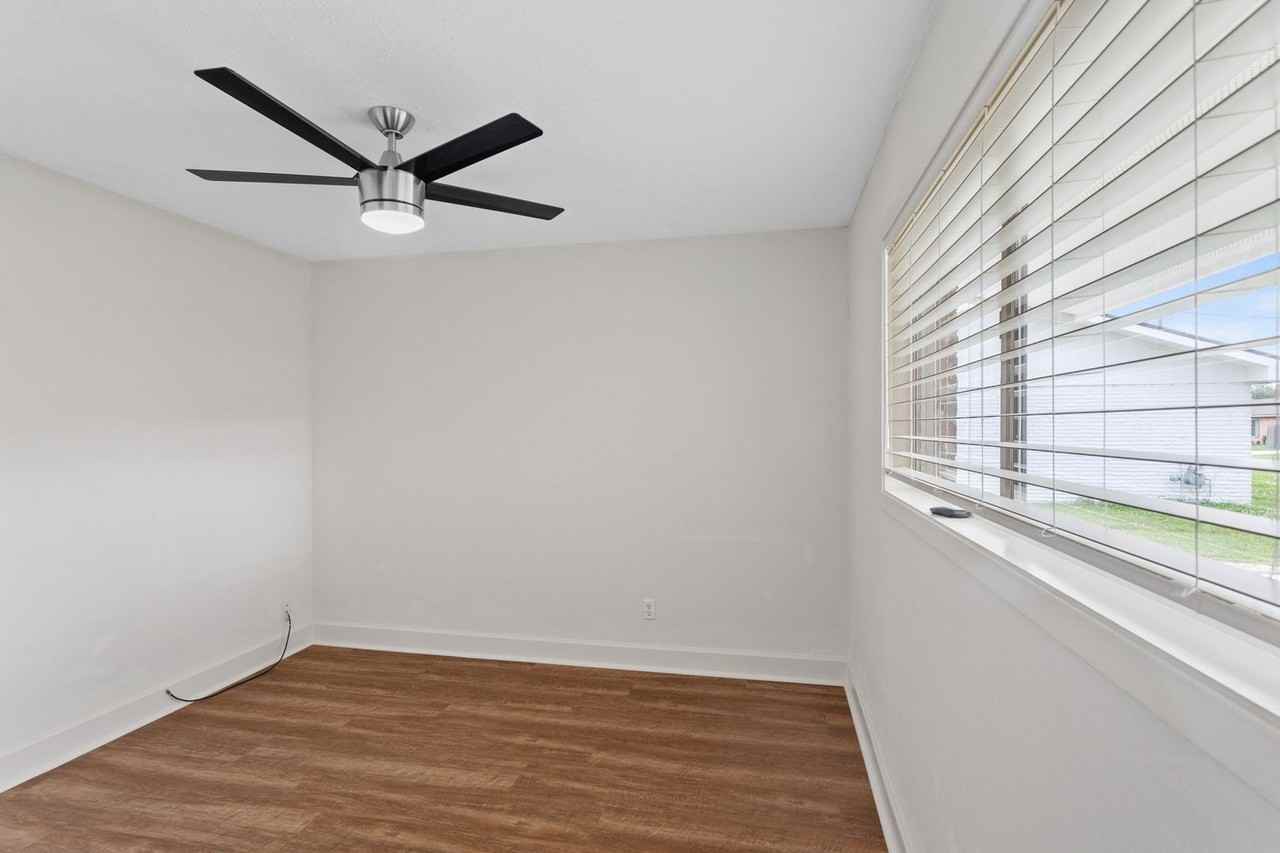 4842 Ponderosa St - Photo 3 of 10