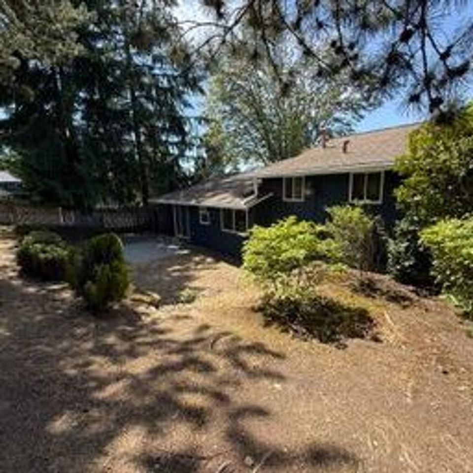 1852 138th Pl Se - Photo 2 of 29