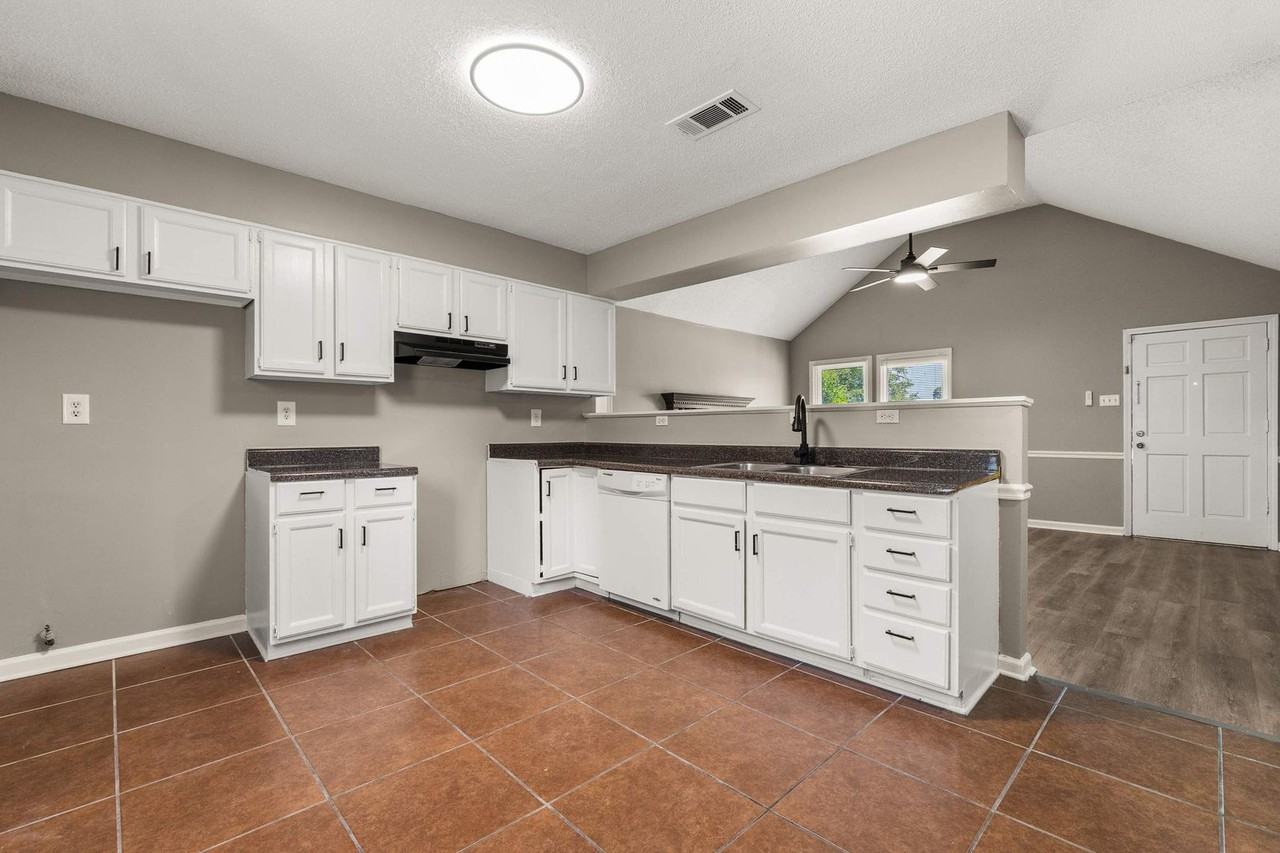 6577 Chauncey - Photo 7 of 18