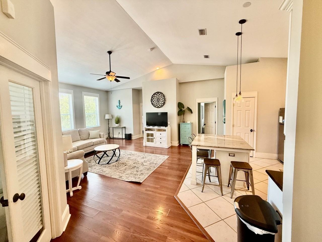 122 Shore Bird Dr - Photo 4 of 11