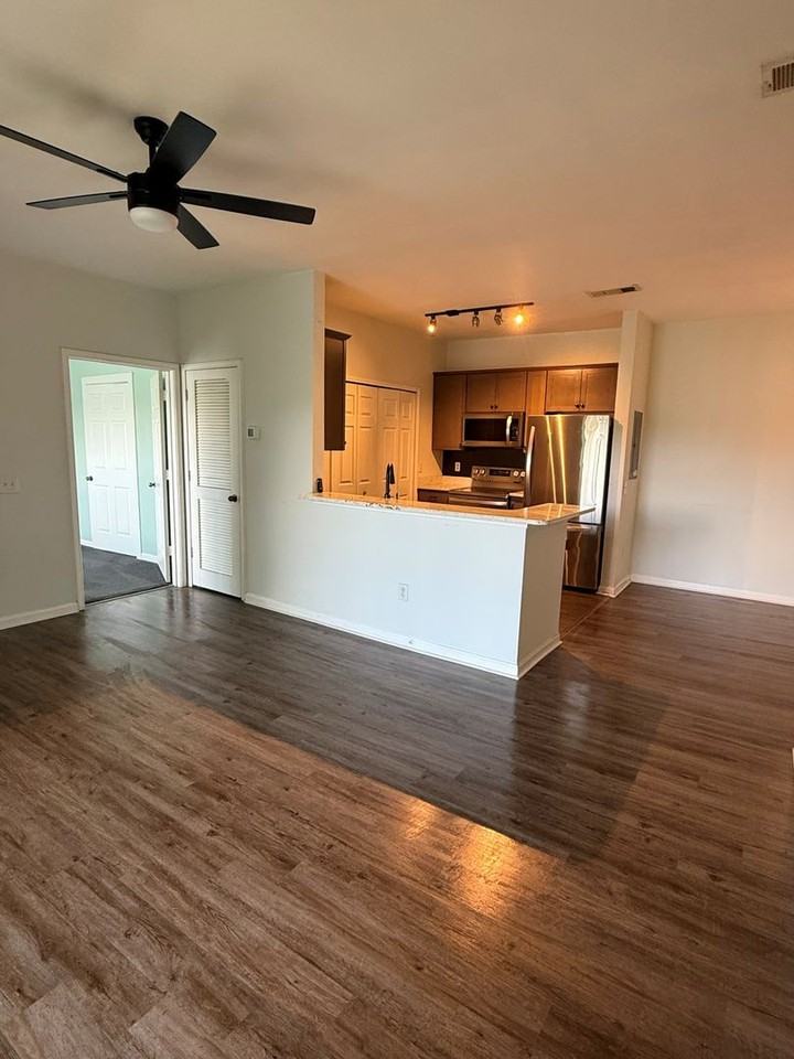 E Longleaf Dr - Photo 6 of 14