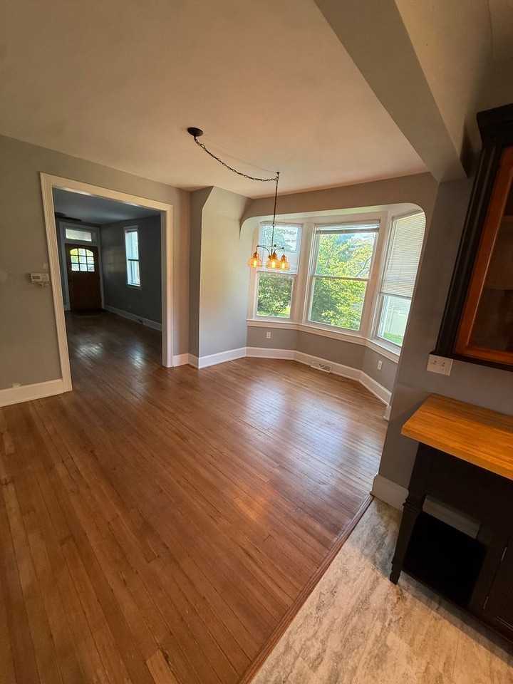 21 N Kershaw St - Photo 7 of 46