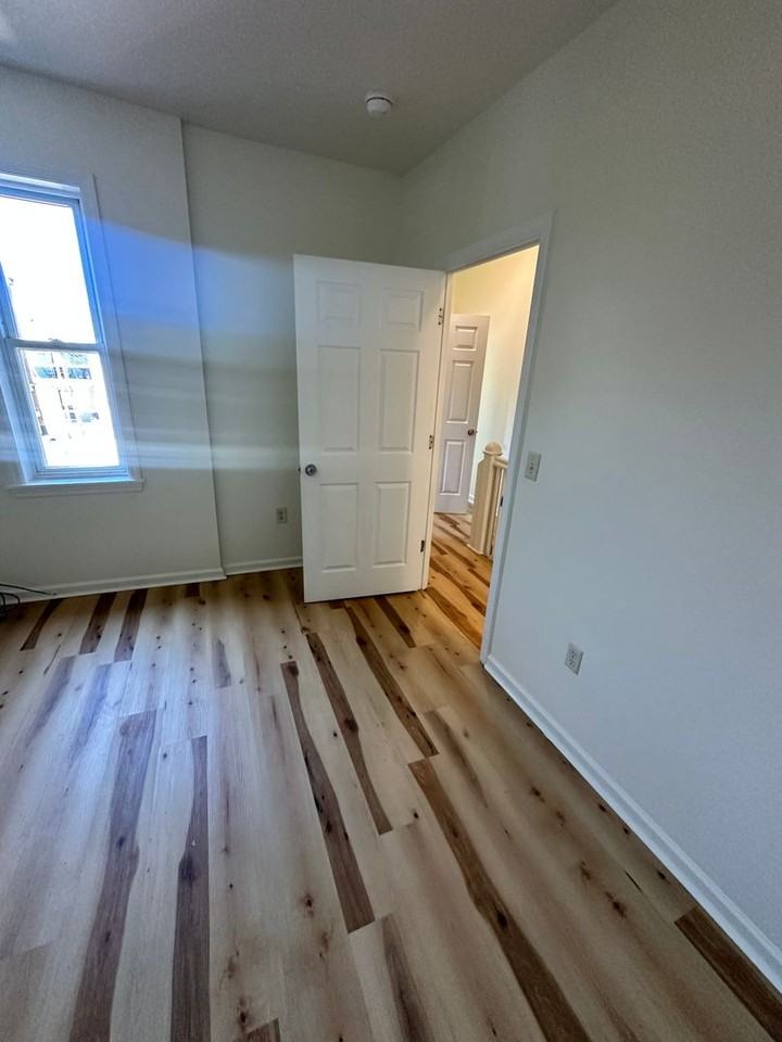 1211 W Poplar St - Photo 7 of 21