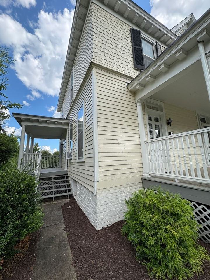 2461 Rivermont Ave #B - Photo 2 of 14