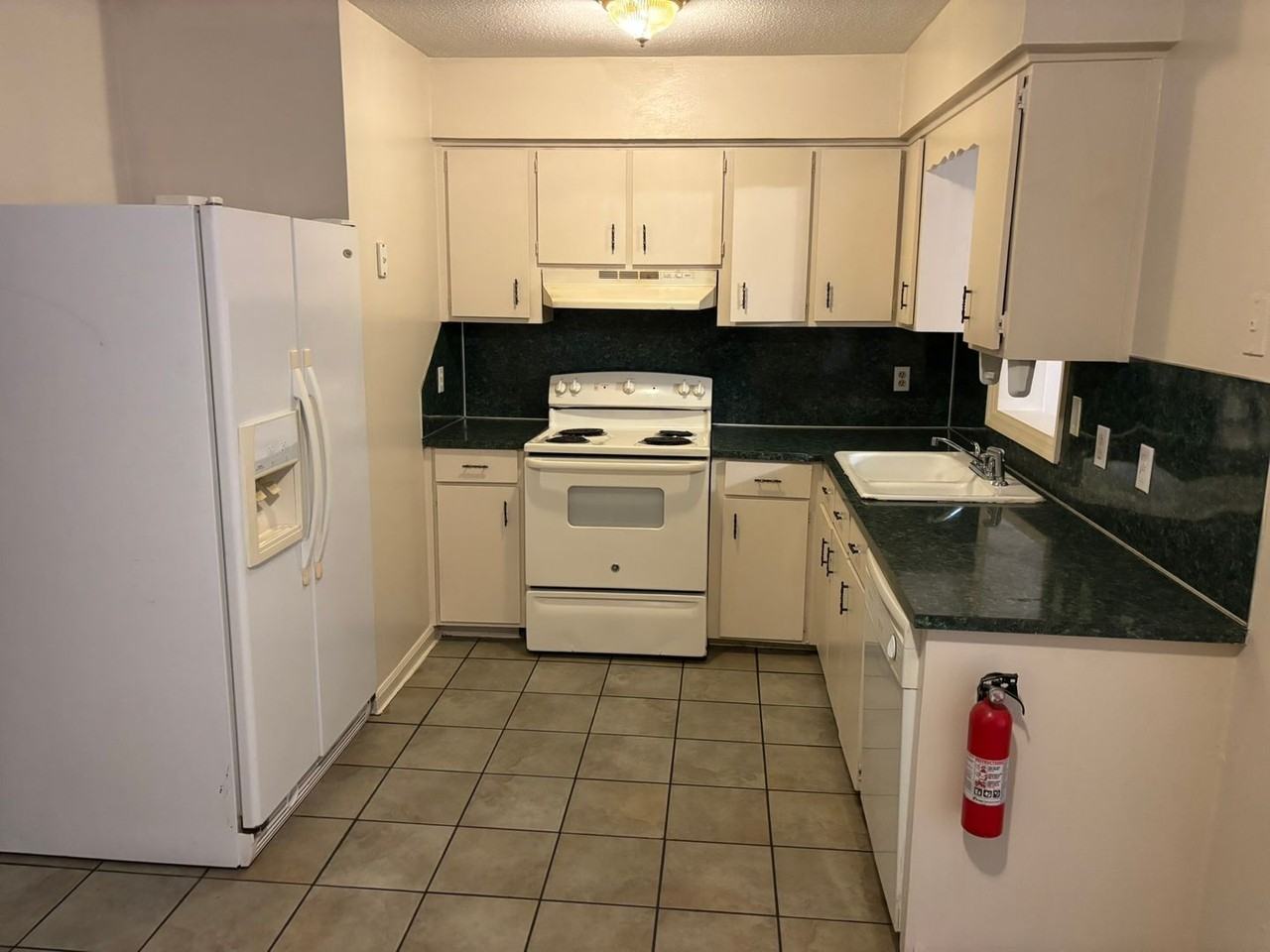 468 Bowen Blvd - Photo 3 of 10