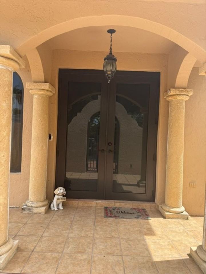 8310 Nw 162nd St - Photo 3 of 15