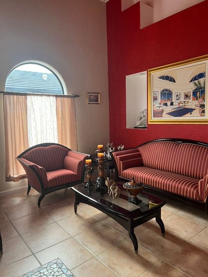 8310 Nw 162nd St - Photo 4 of 15