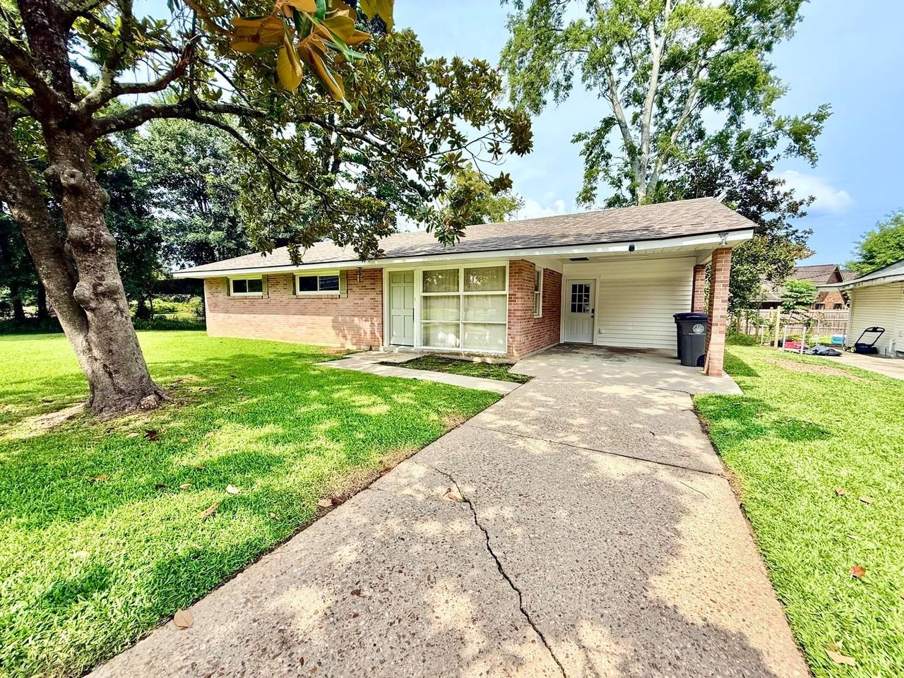 2235 E Contour Dr - Photo 2 of 27