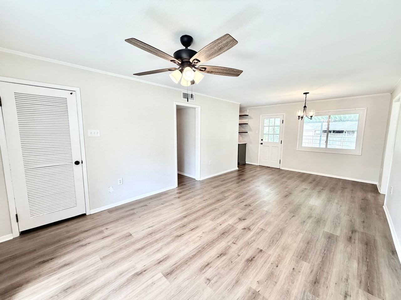 2235 E Contour Dr - Photo 3 of 27