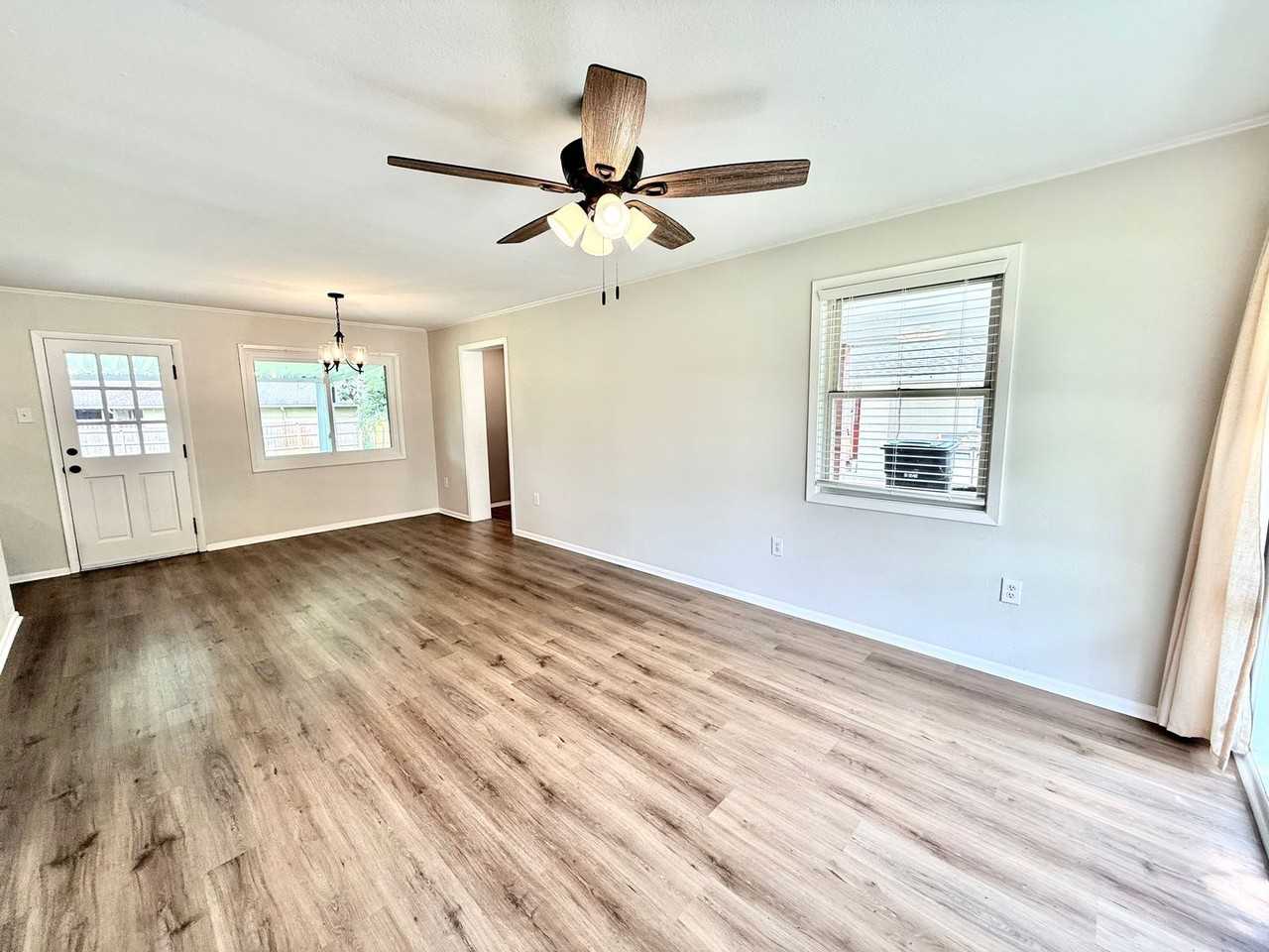 2235 E Contour Dr - Photo 4 of 27