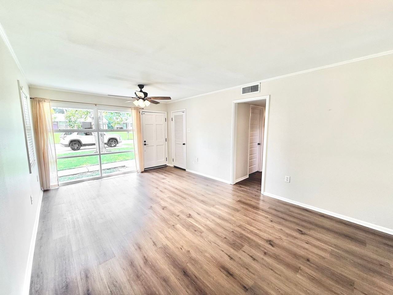 2235 E Contour Dr - Photo 6 of 27