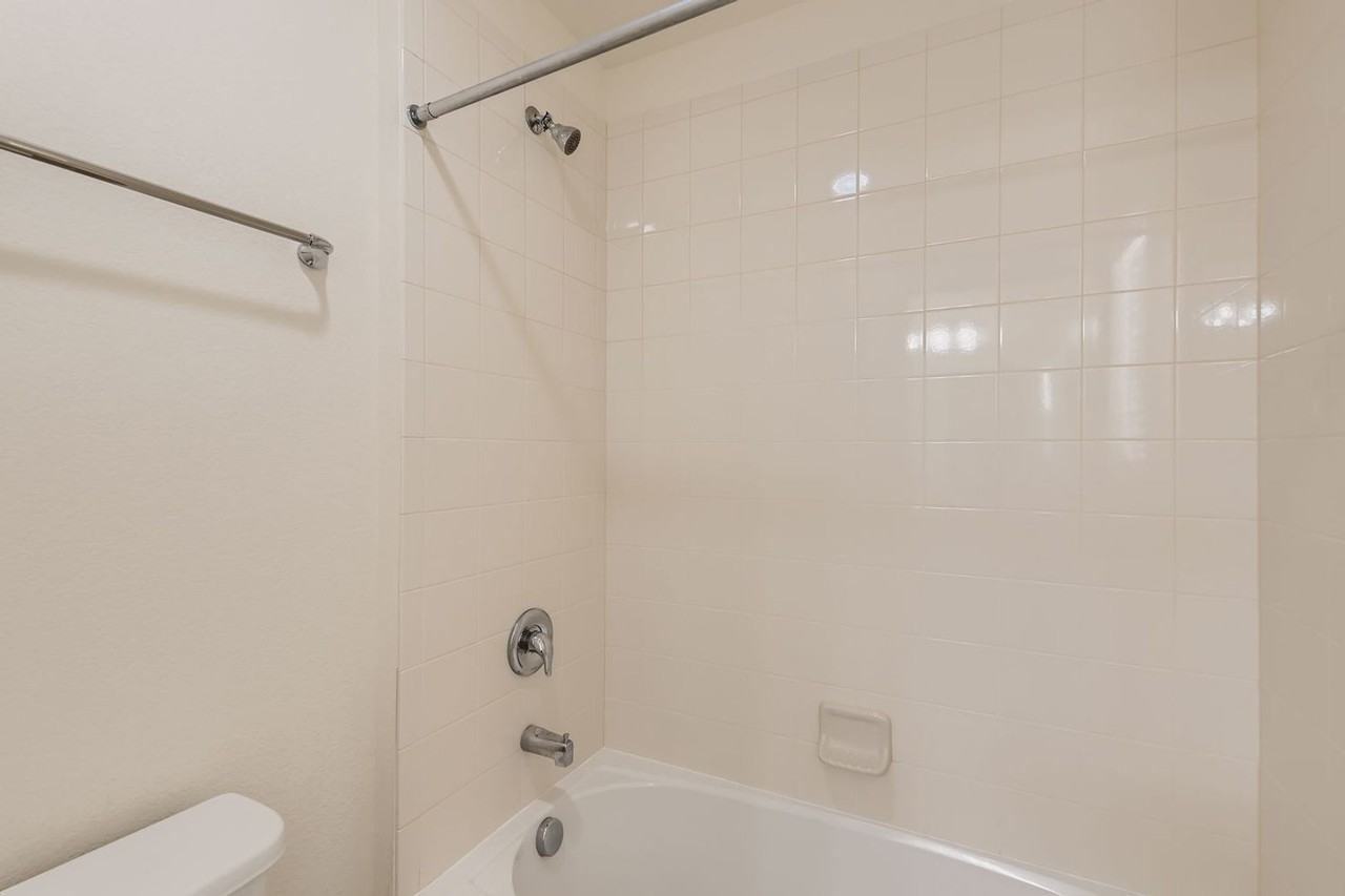 645 W 171st Pl - Photo 4 of 28