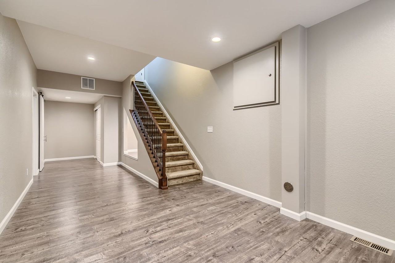645 W 171st Pl - Photo 7 of 28
