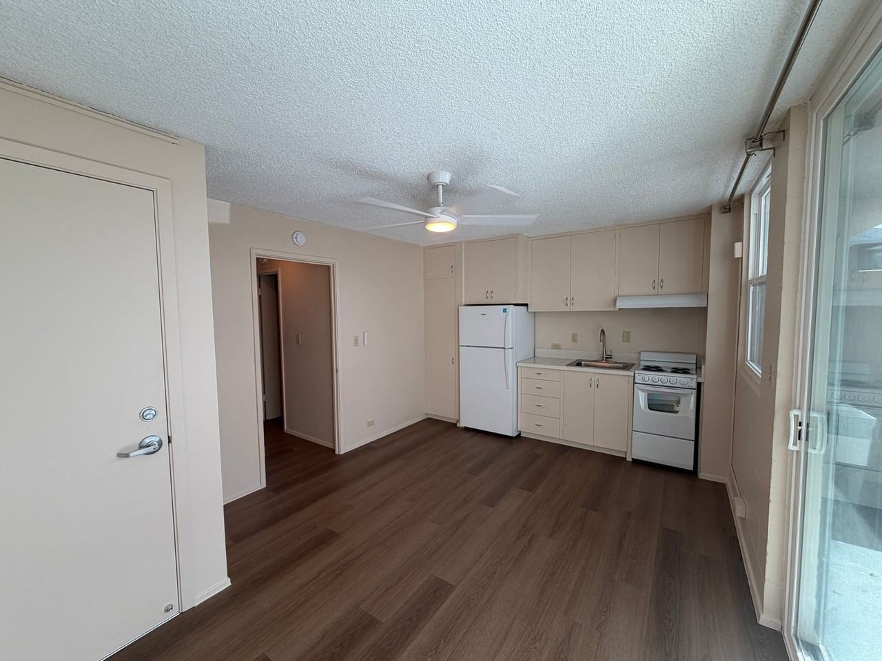 1650 Stillman Lane - Photo 2 of 10