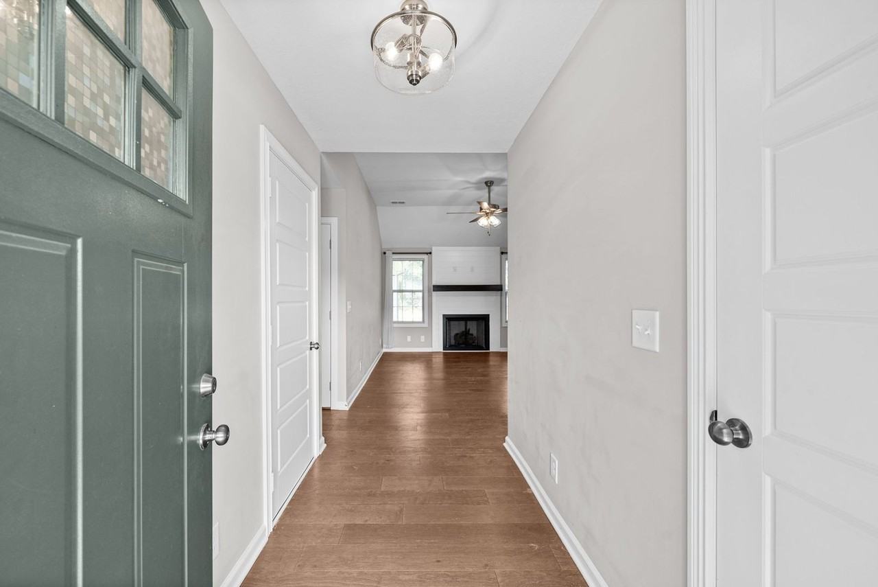 1493 Fredrick Dr - Photo 4 of 31
