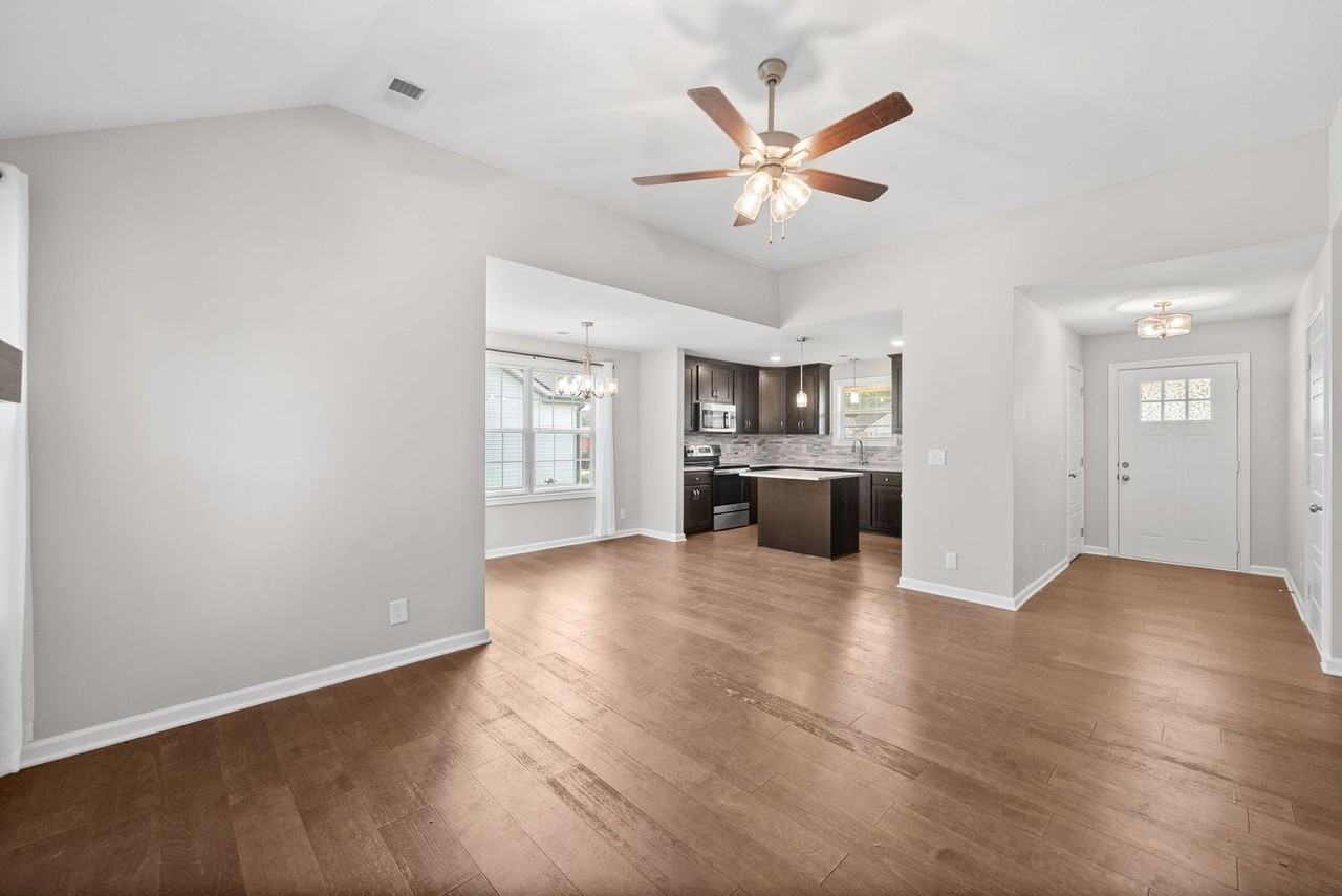 1493 Fredrick Dr - Photo 5 of 31