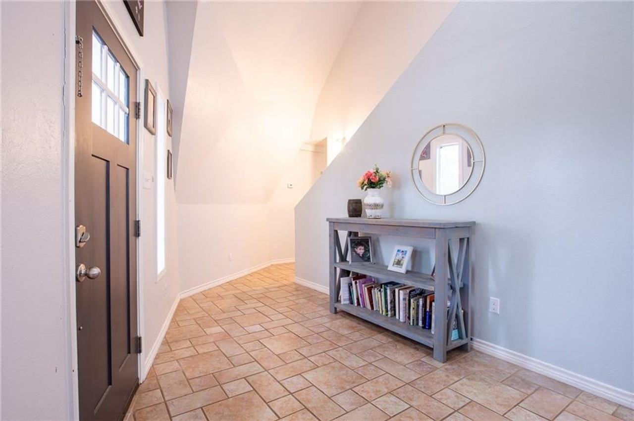 828 Stacie St - Photo 5 of 13