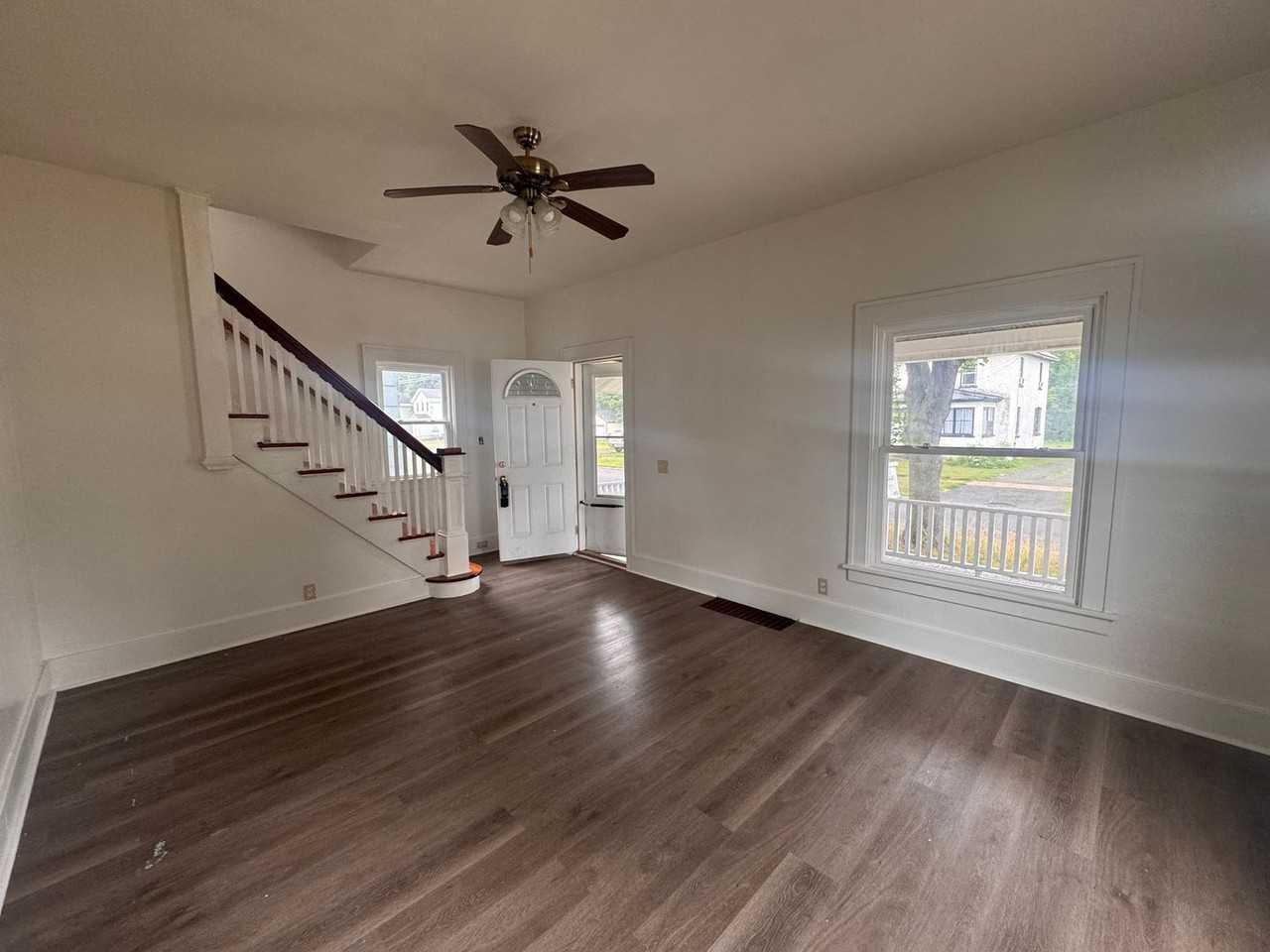 628 W Thomas St - Photo 4 of 24
