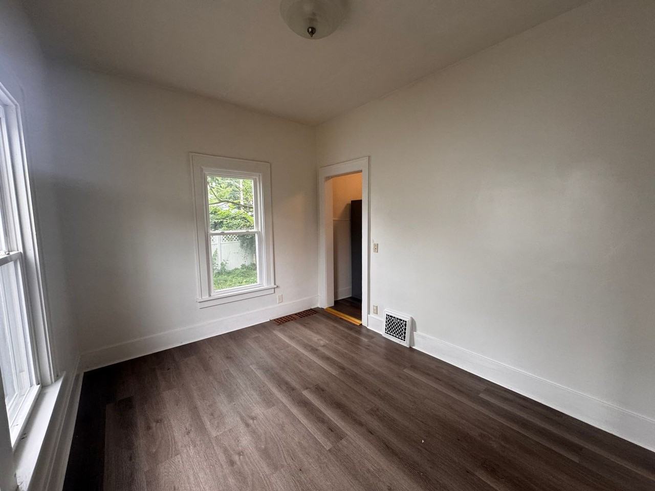 628 W Thomas St - Photo 5 of 24