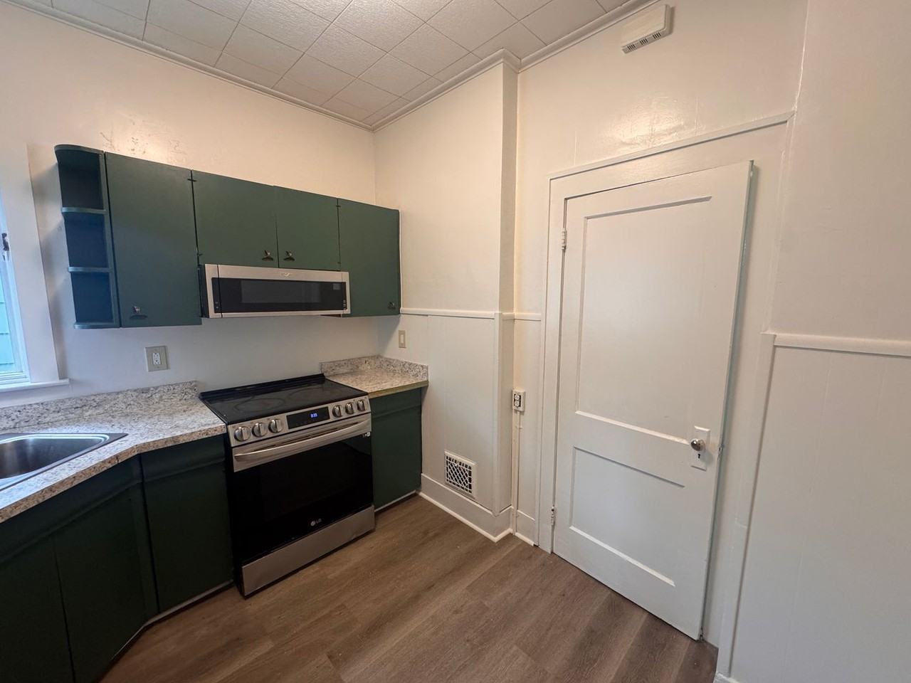 628 W Thomas St - Photo 7 of 24