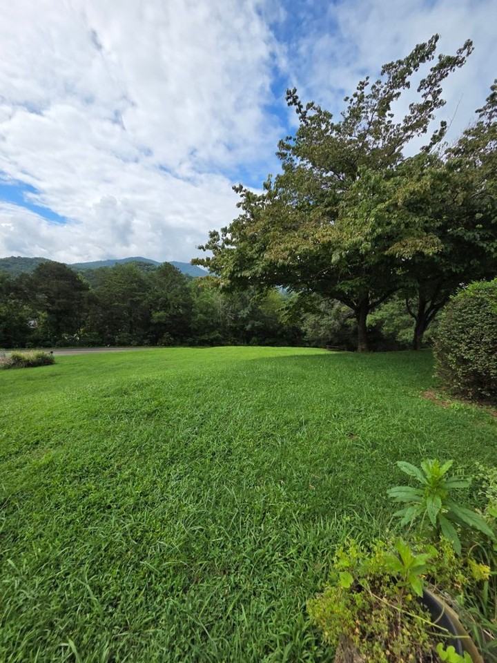 83 Sandlin Rd - Photo 4 of 20