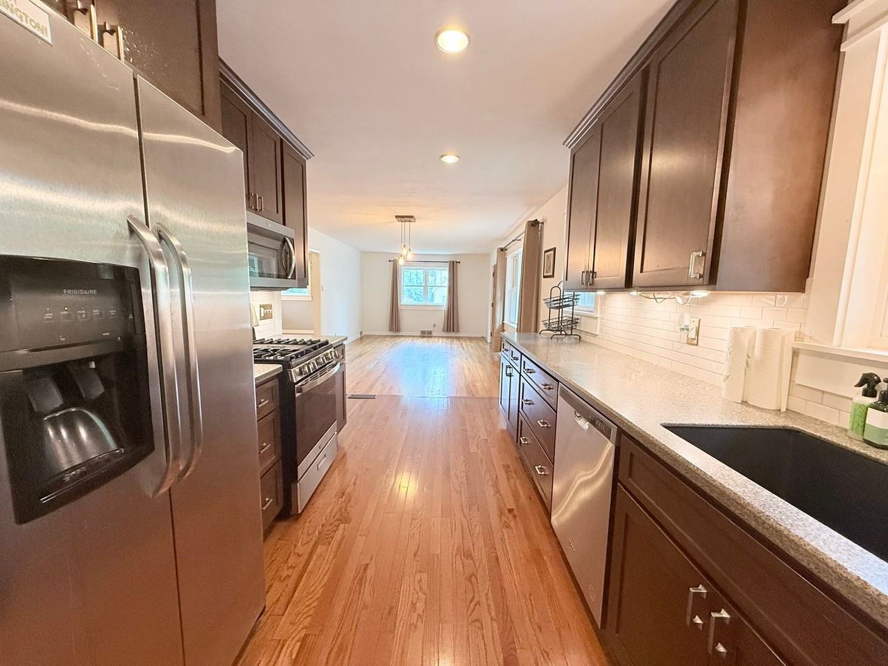 1612 N Roosevelt Ave - Photo 2 of 13