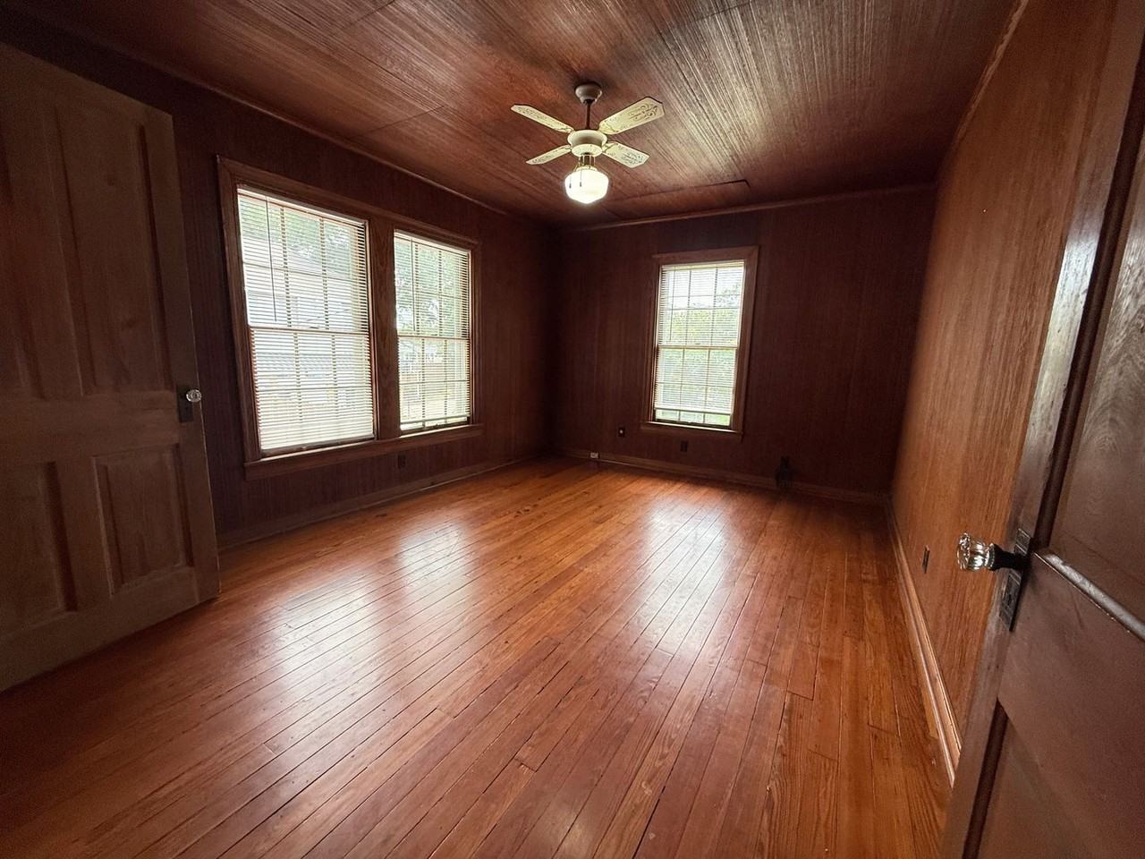 1315 1/2 8th St - Photo 7 of 12