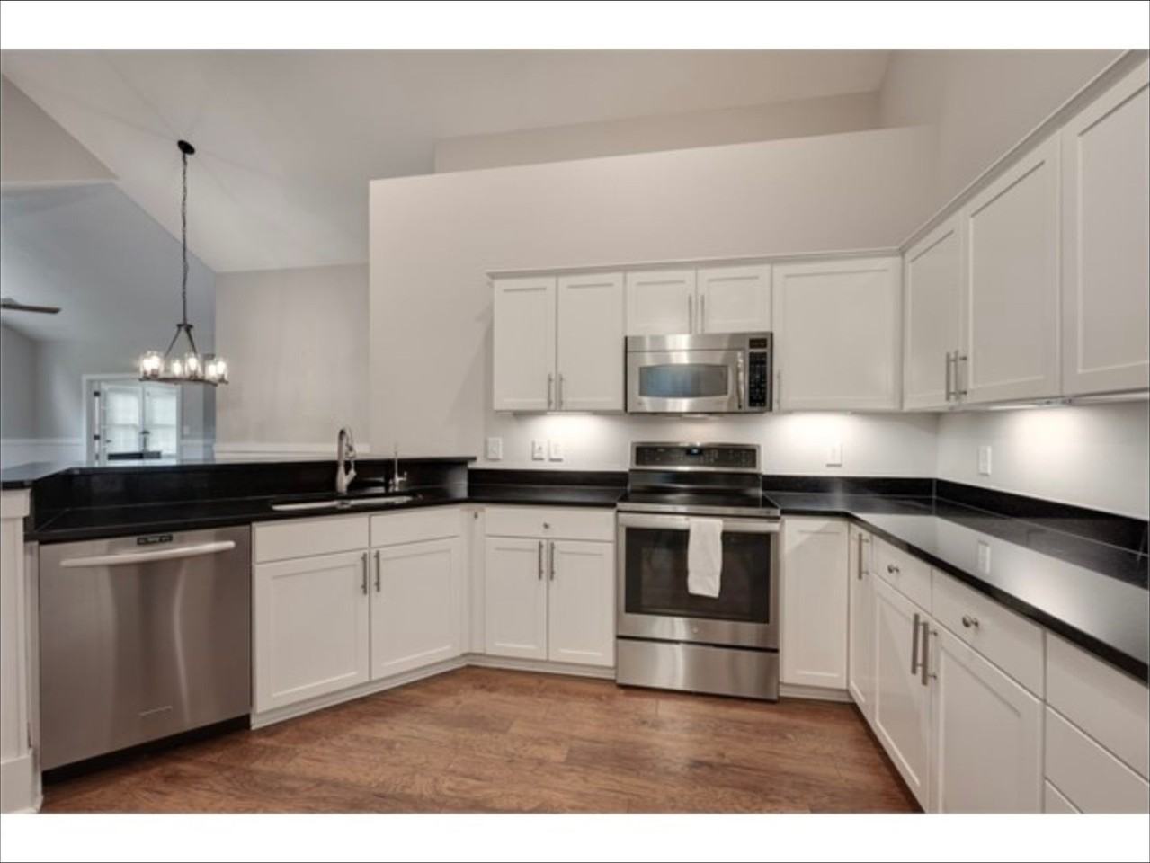 109 Edgewood Ct - Photo 4 of 13