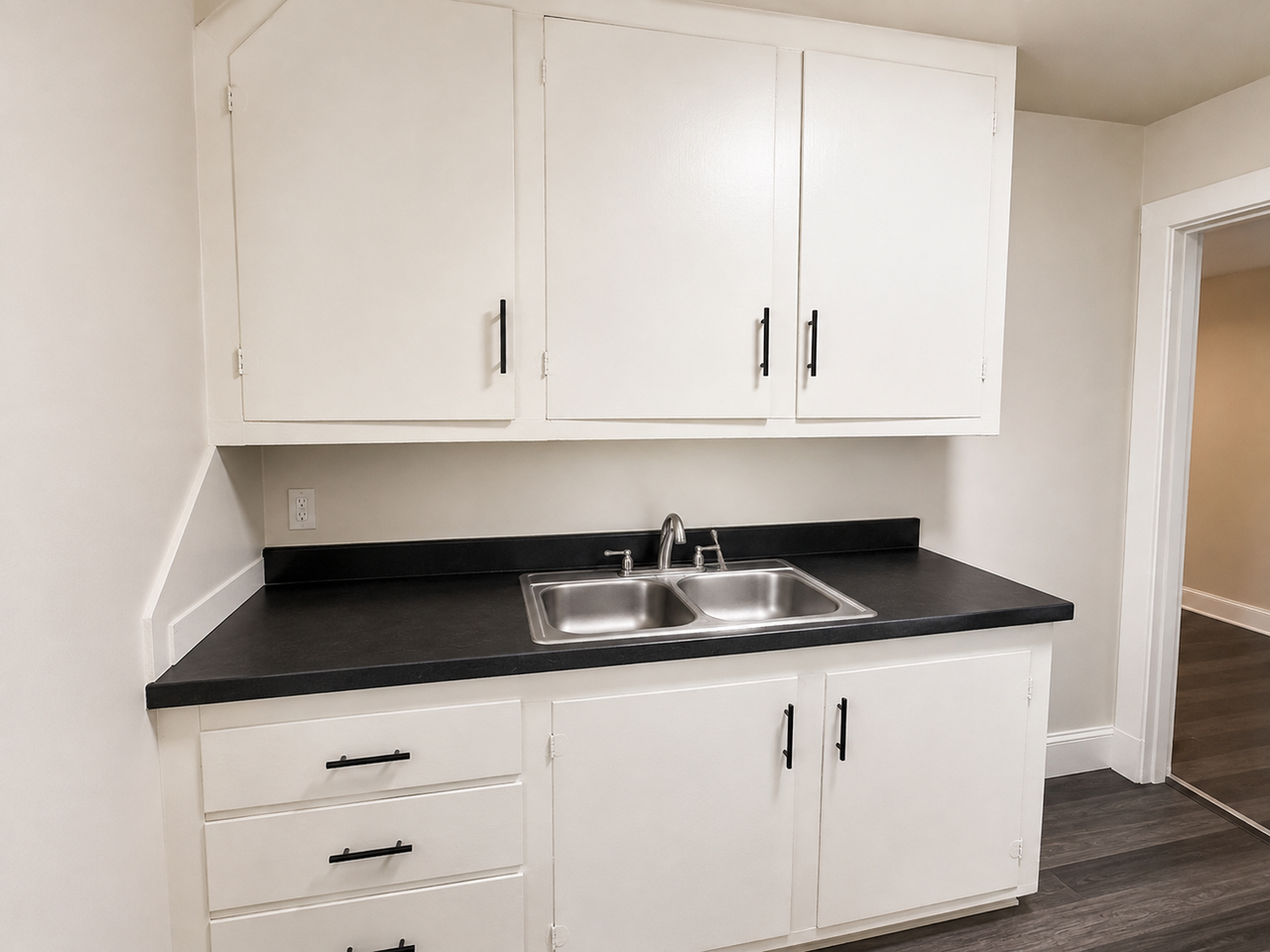 1112 Wisconsin Ave - Photo 3 of 14