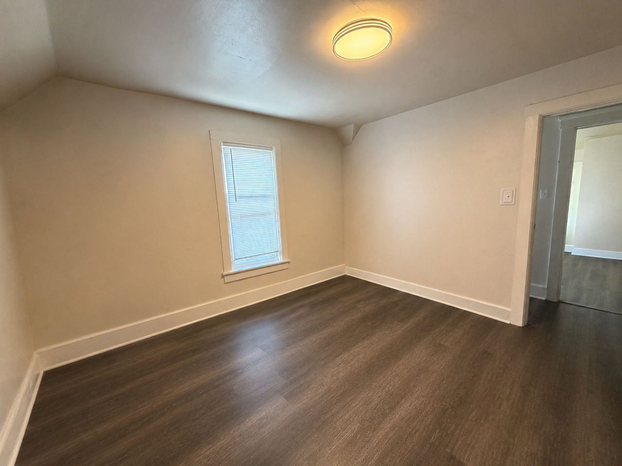 1112 Wisconsin Ave - Photo 5 of 14