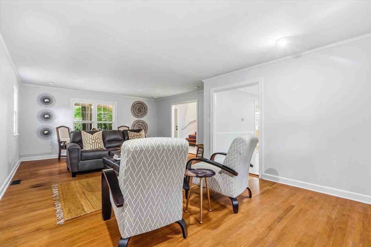 506 Shadow Ln - Photo 3 of 16