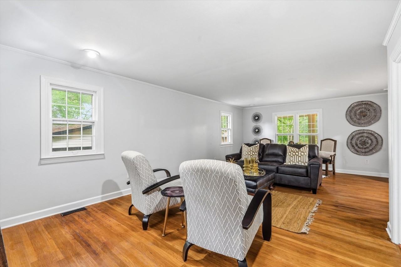 506 Shadow Ln - Photo 4 of 16