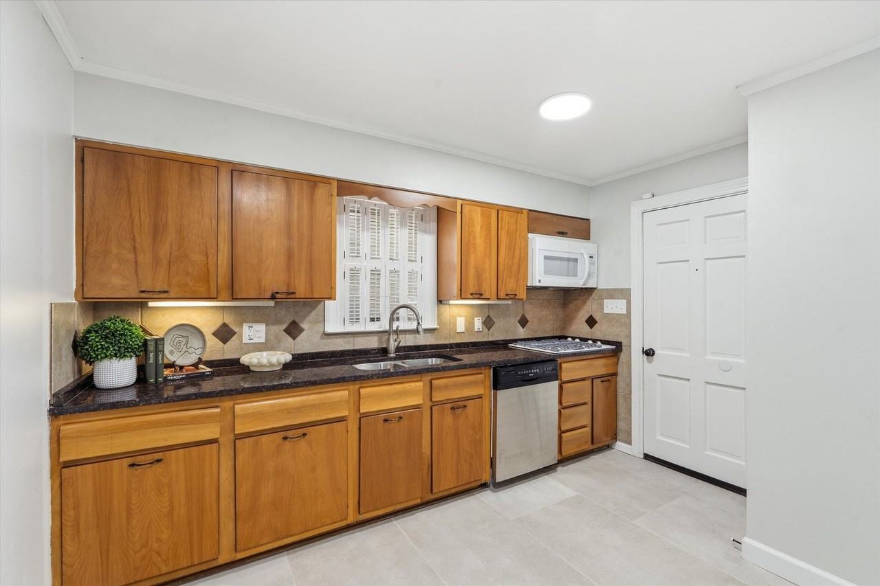 506 Shadow Ln - Photo 7 of 16