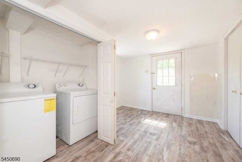 29 Broad St Unit A - Photo 7 of 24