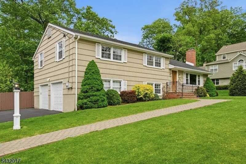 43 Oakland Ave - Photo 2 of 31