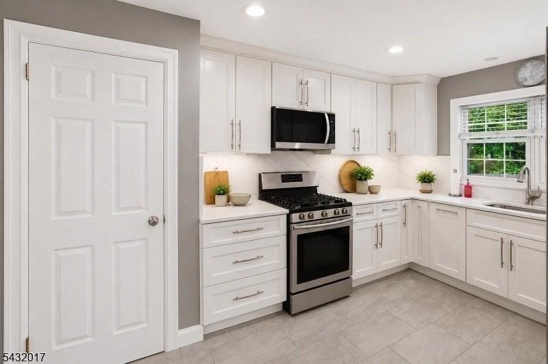 43 Oakland Ave - Photo 4 of 31