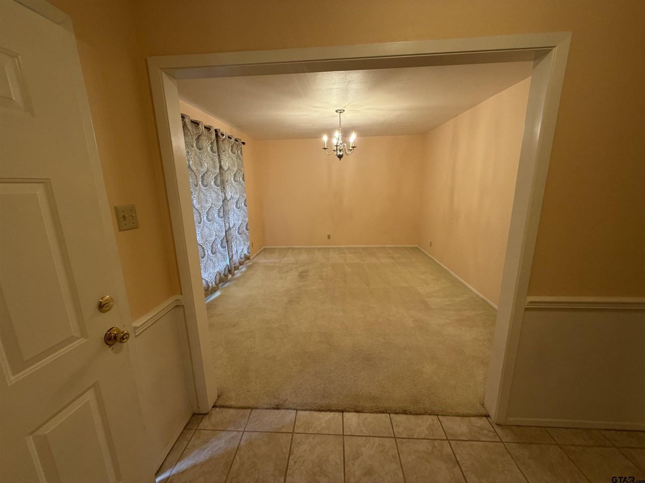 1311 Larkspur Ln - Photo 3 of 19