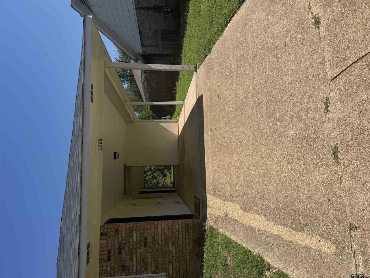 1728 Susan Dr - Photo 2 of 14