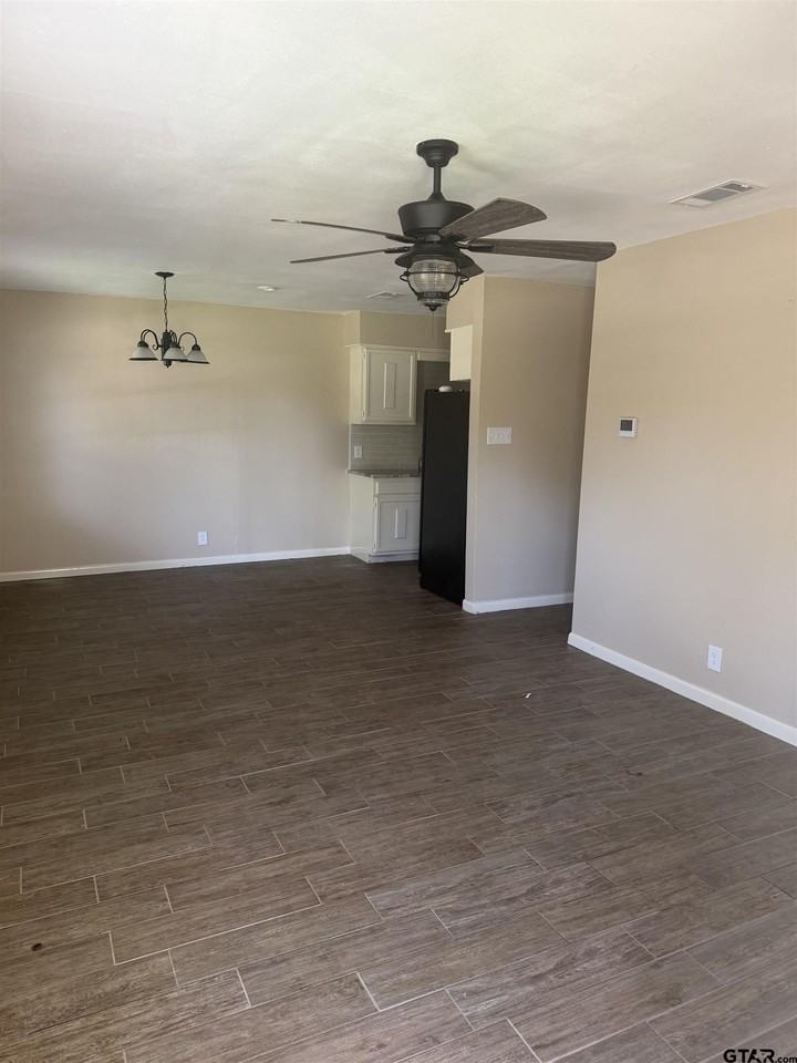 1728 Susan Dr - Photo 3 of 14