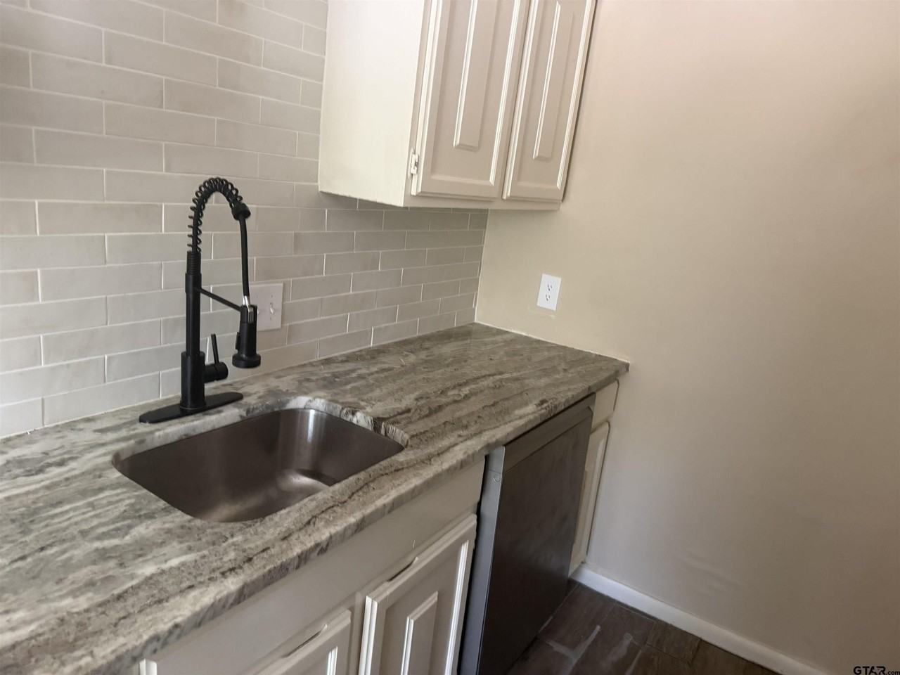 1728 Susan Dr - Photo 6 of 14