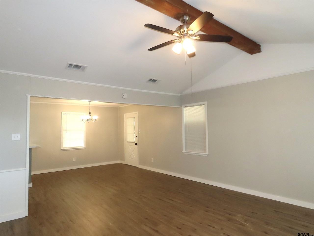 10556 Twin Oaks Dr - Photo 3 of 28