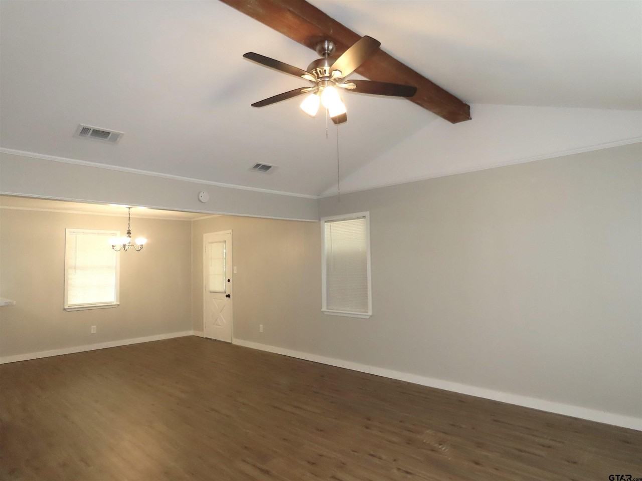 10556 Twin Oaks Dr - Photo 4 of 28